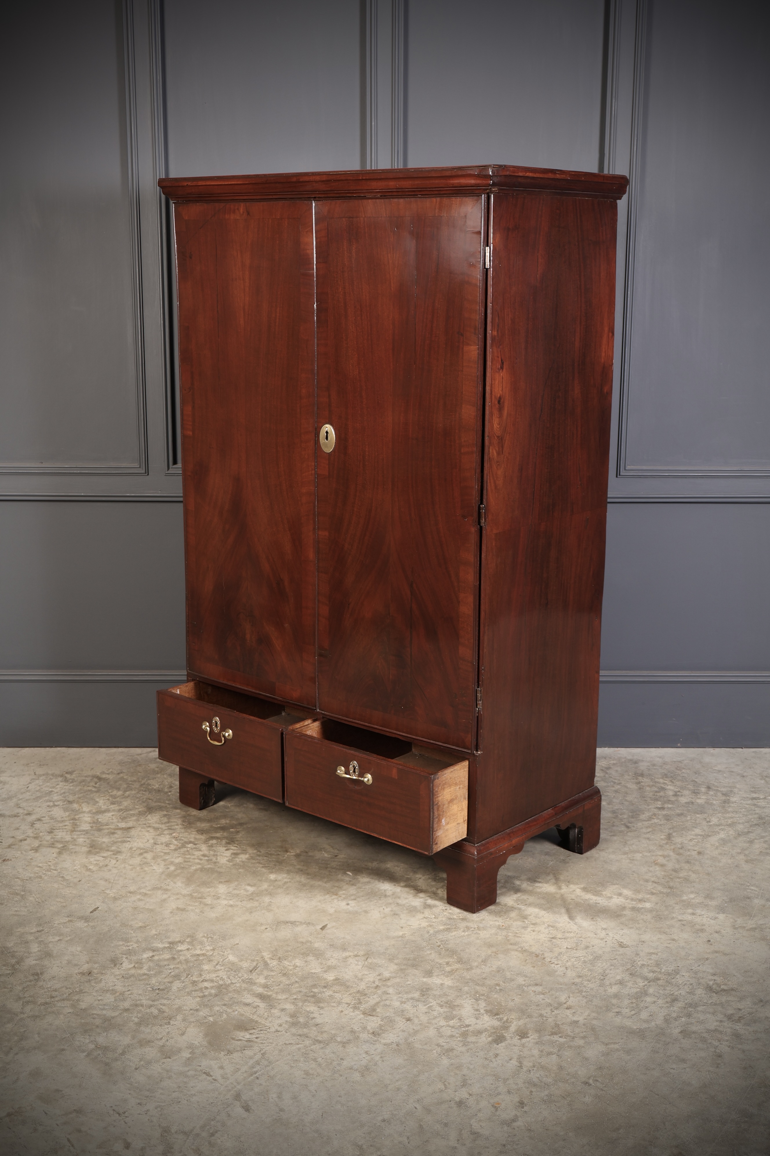 George III Mahogany Linen Press - Image 5